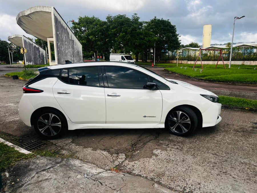 NISSAN LEAF (Photo 5)