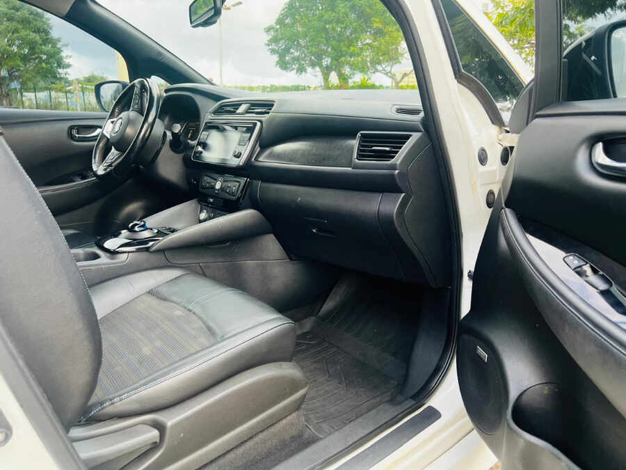 NISSAN LEAF (Photo 6)